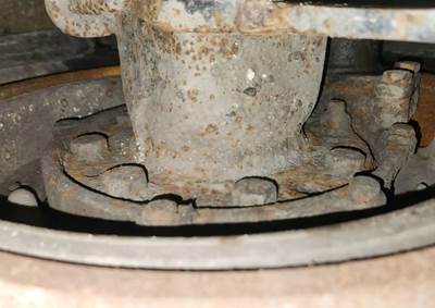 HUB PILOT NA Hub for a 2001 Sterling L9500