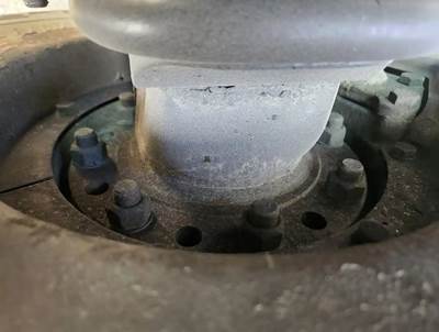 HUB PILOT NA Hub for a 2017 Freightliner Cascadia 125