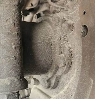 HUB PILOT NA Hub for a 2001 Hino FE