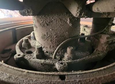 HUB PILOT NA Hub for a 2005 Mack CV713 Granite