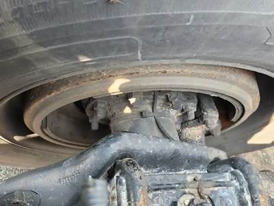 HUB PILOT Hub for a 2014 Peterbilt 388