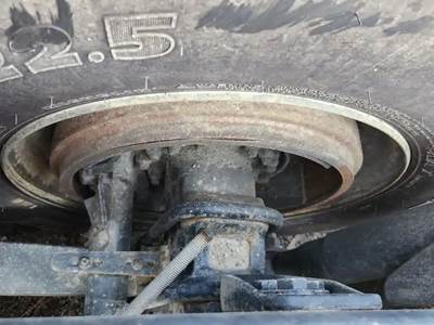 HUB PILOT Hub for a 2016 Freightliner M2 106