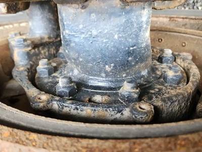 HUB PILOT Hub for a 1996 Kenworth T800