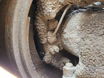 HUB PILOT Hub for a 2012 Mack GU713