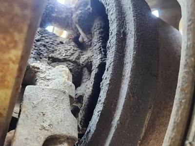 HUB PILOT Hub for a 2012 Mack GU713