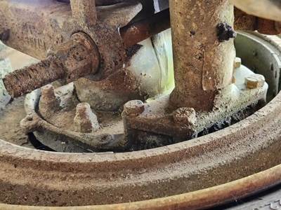 HUB PILOT Hub for a 2007 Mack CHN613