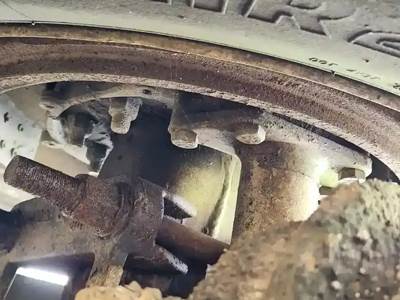 HUB PILOT Hub for a 2007 Mack CHN613