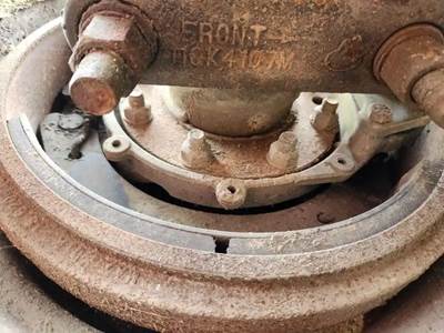 HUB PILOT Hub for a 2007 Mack CHN613