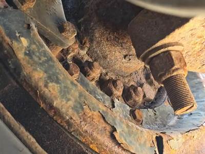 HUB PILOT Hub for a 2002 International 2574