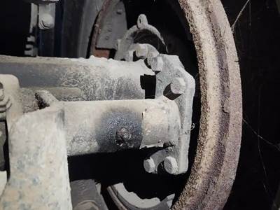 HUB PILOT Hub for a 1997 Ford LT9513 LOUISVILLE 113