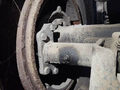 HUB PILOT Hub for a 1997 Ford LT9513 LOUISVILLE 113