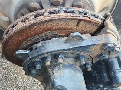 HUB PILOT Hub for a 2016 Mack CXU613