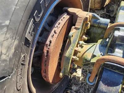 HUB PILOT Hub for a 2014 Peterbilt 579