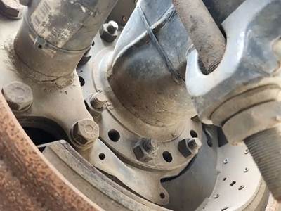 HUB PILOT Hub for a 2019 Kenworth T680