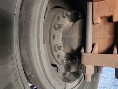 HUB PILOT Hub for a 2023 Kenworth T280