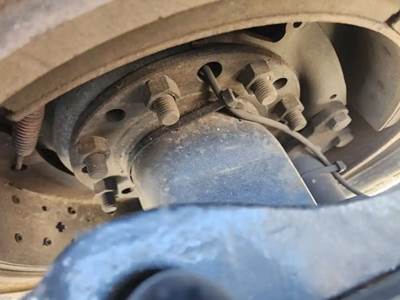 HUB PILOT Hub for a 2018 Peterbilt 579