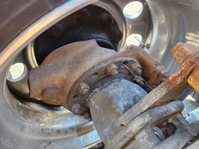 HUB PILOT Hub for a 2019 Kenworth T680