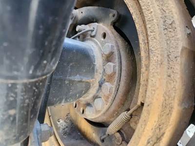 HUB PILOT Hub for a 2021 International LT625