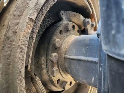 HUB PILOT Hub for a 2021 International LT625