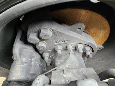 HUB PILOT Hub for a 2019 Peterbilt 579