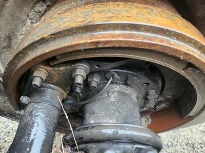 HUB PILOT Hub for a 2019 International LT625