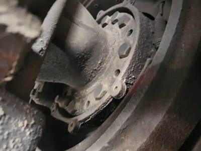 HUB PILOT Hub for a 2002 International 4400