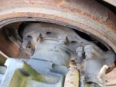 HUB PILOT Hub for a 2015 Kenworth T680