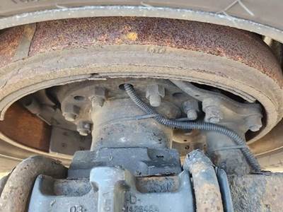 HUB PILOT Hub for a 2015 Kenworth T680