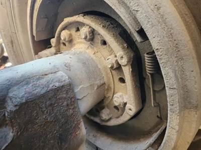 HUB PILOT Hub for a 2015 Kenworth T880