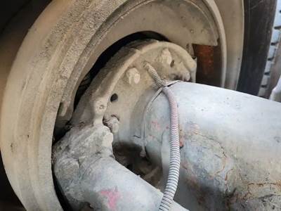 HUB PILOT Hub for a 2015 Kenworth T880