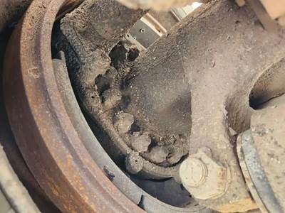 HUB PILOT Hub for a 2012 Freightliner 114SD