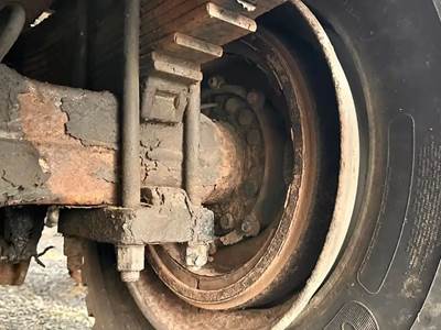 HUB PILOT Hub for a 2002 International 4900