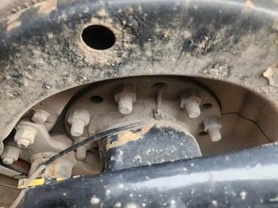 HUB PILOT Hub for a 2018 Peterbilt 567