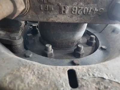 HUB PILOT Hub for a 2016 Mack GU713