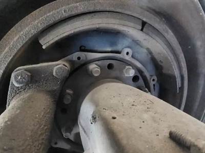 HUB PILOT Hub for a 2008 Mack GU813