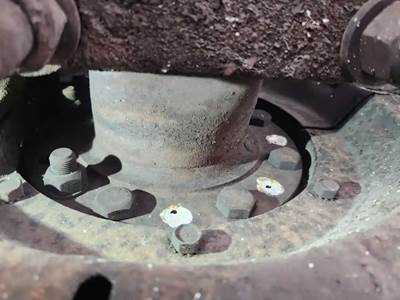 HUB PILOT Hub for a 2003 International 4300