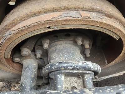 HUB PILOT Hub for a 2014 Freightliner Cascadia 125