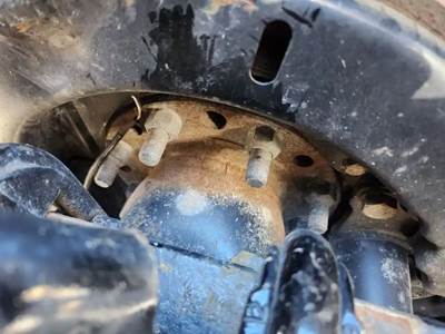 HUB PILOT Hub for a 2024 Mack Anthem