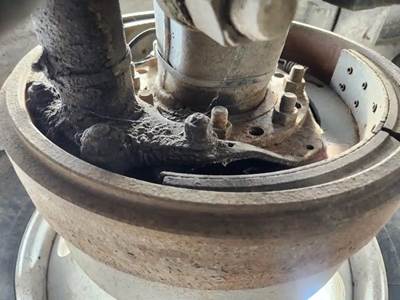 HUB PILOT Hub for a 2012 Peterbilt 367