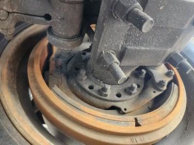 HUB PILOT Hub for a 2017 Peterbilt 348