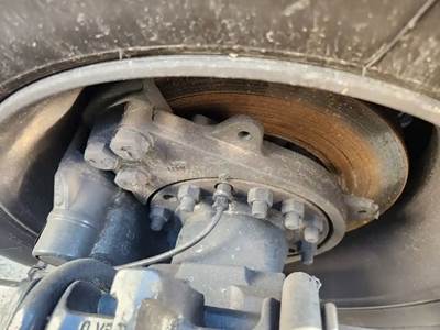 HUB PILOT Hub for a 2020 Peterbilt 579