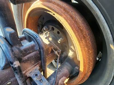 HUB PILOT Hub for a 2020 Freightliner Cascadia 126