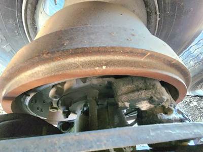 HUB PILOT Hub for a 2016 Mack MRU633