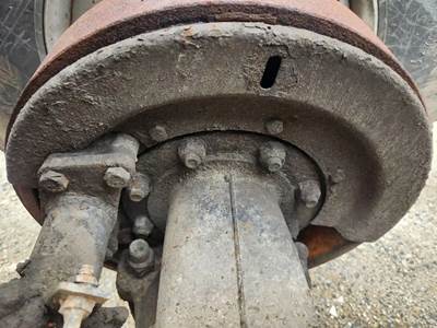 HUB PILOT Hub for a 2007 Mack MR690S