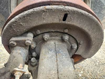 HUB PILOT Hub for a 2007 Mack MR690S