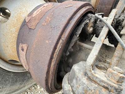 HUB PILOT Hub for a 2007 Mack MR690S