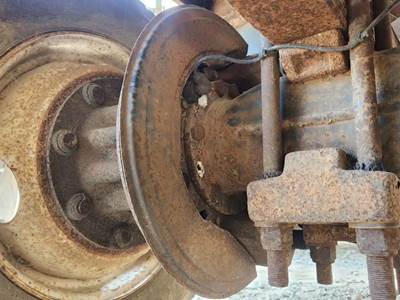 HUB PILOT Hub for a 2003 International 4200