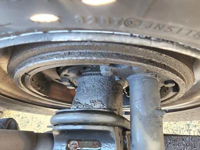 HUB PILOT Hub for a 2007 International 8600
