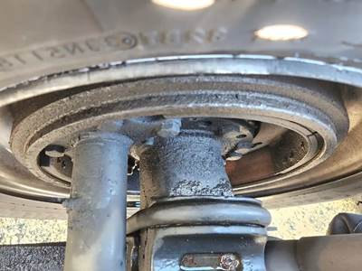 HUB PILOT Hub for a 2007 International 8600