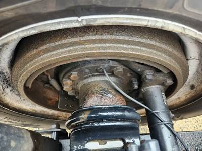 HUB PILOT Hub for a 2007 International 8600